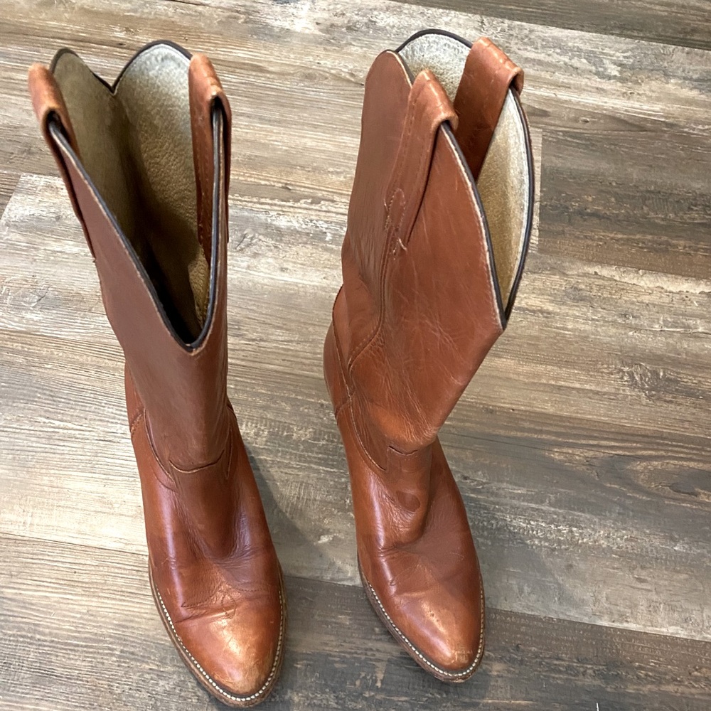 Frye- vintage heeled boots
